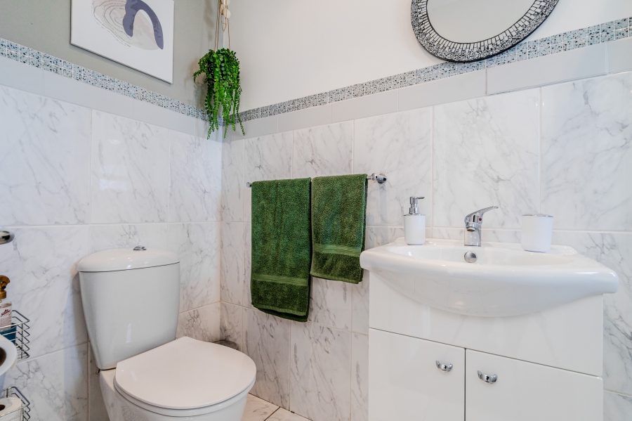 4 Bedroom Property for Sale in Simons Kloof Western Cape